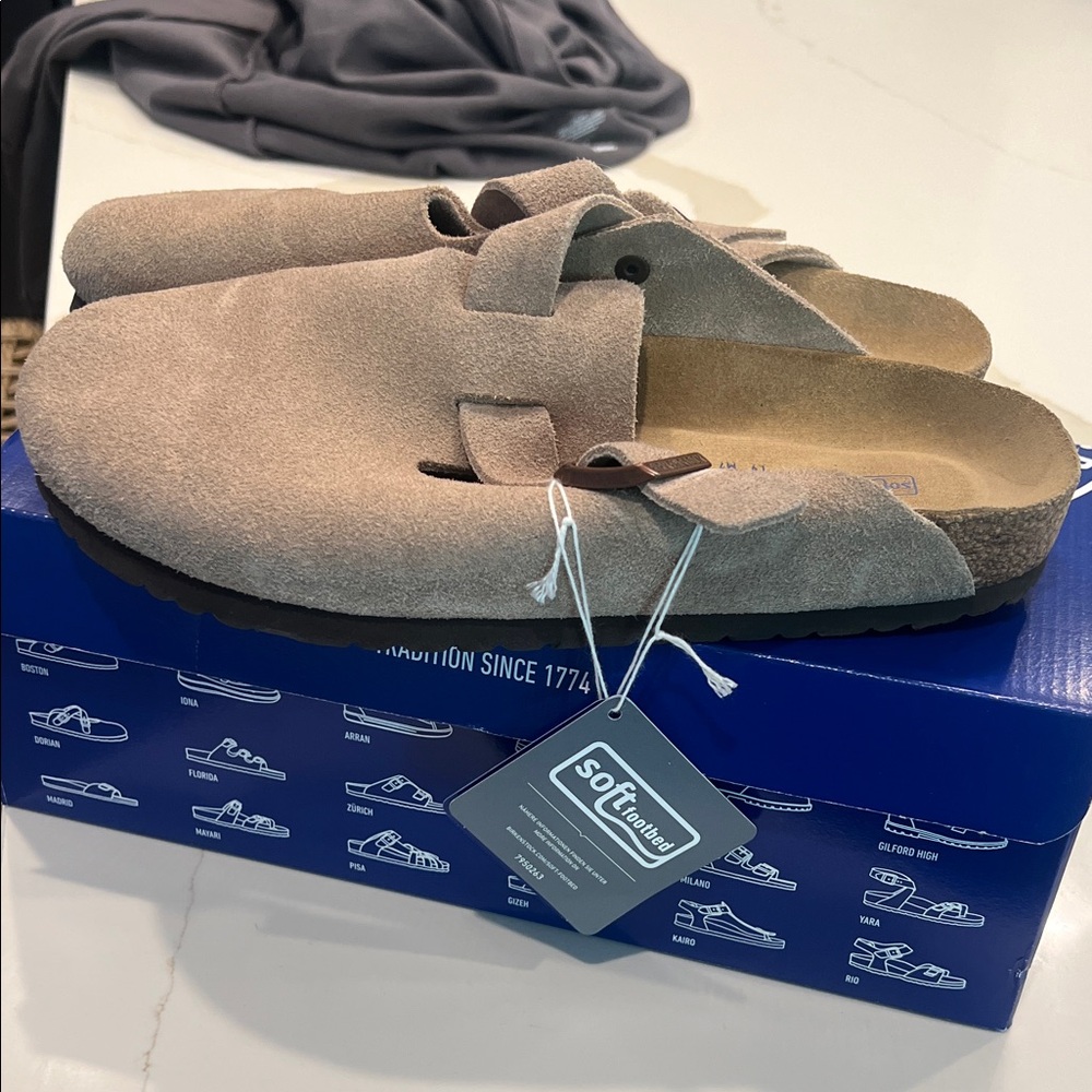 Birkenstock Boston Clog in Taupe